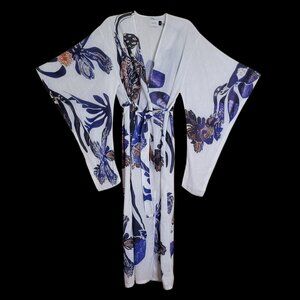 Bonne Journee Kimono Robe Size M White & Blue Bold Floral